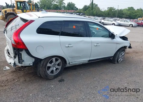 2012 Volvo Xc60 3.2/3.2 Platinum/3.2 Premier/3.2 Premier Plus z USA, uszkodzony, nr VIN YV4940DZXC2323904